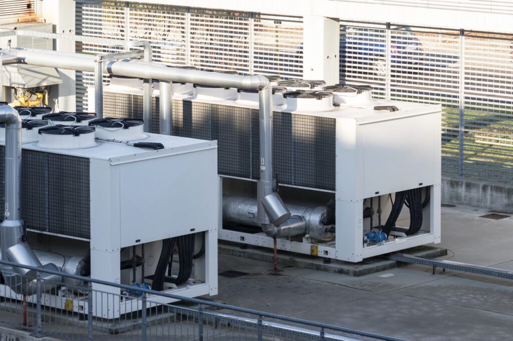 refrigerating unit for realization chilled water in an industry
